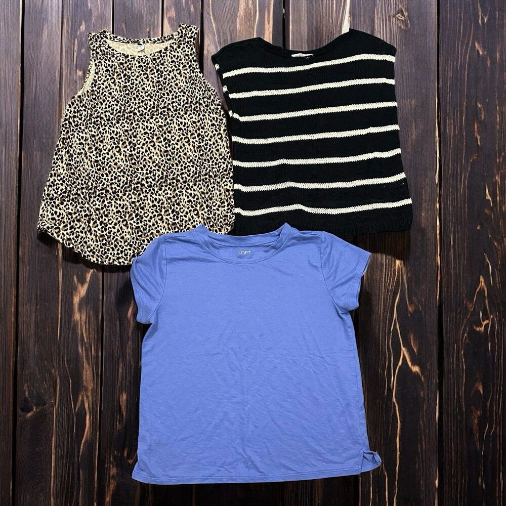 Lot Of 3 Women’s Shirts Sweater Tank Size M‎ Loft Old Navy Capsule Work